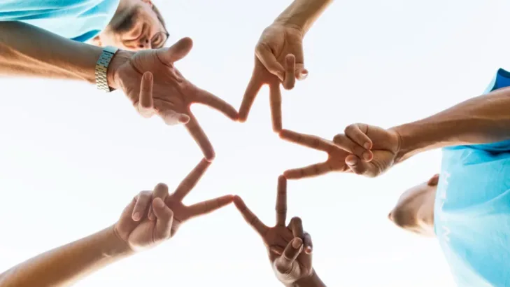 العمل التطوعي: أشكاله وفوائده