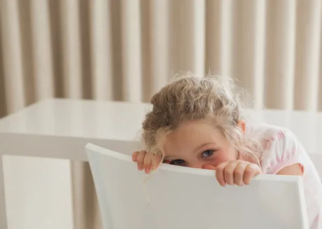 نصائح لعلاج حالات الخجل عند الأطفال