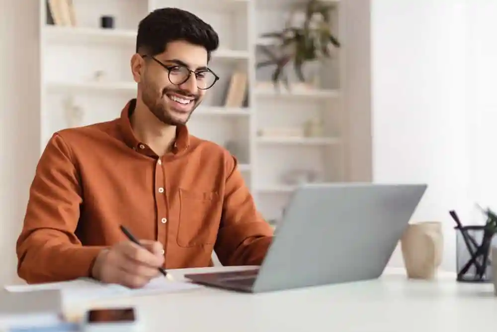 أفضل المواقع والمنصات للتعلم عن بعد وتنمية المهارات مجاناً